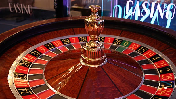 VIP Roulette wheel and betting table layout VIP Roulette wheel and betting table layout
